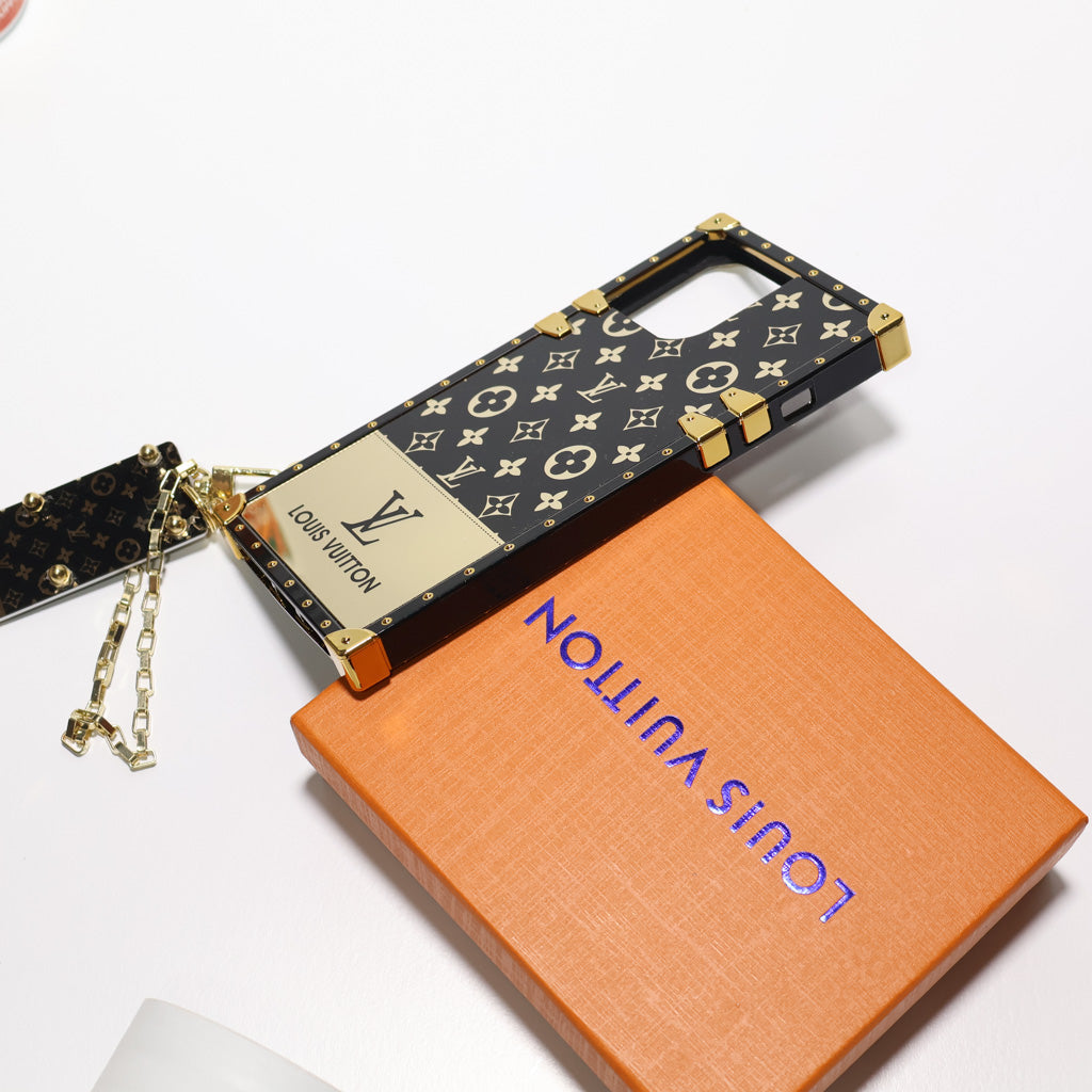 Reverse Golden Monogram Lv Eye Trunk Iphone Case For 11 12 13 14 15 16 Pro Max Plus Series