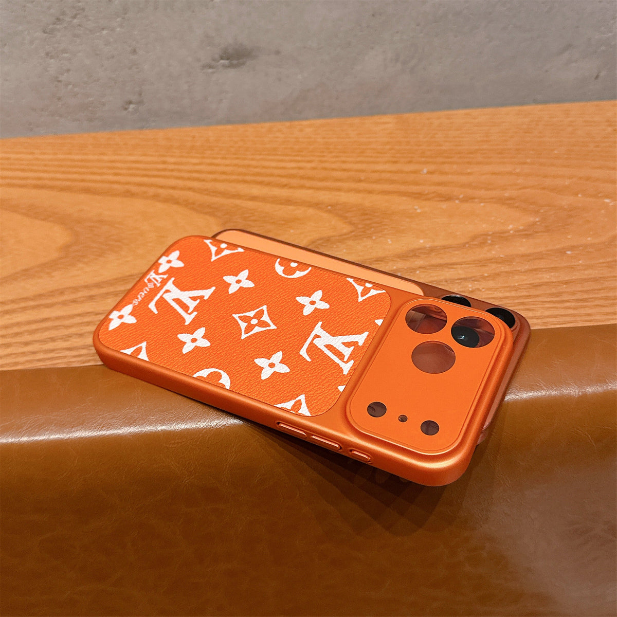 Lv Lens Protection Iphone Case 14-17 / Pro / Pro Max