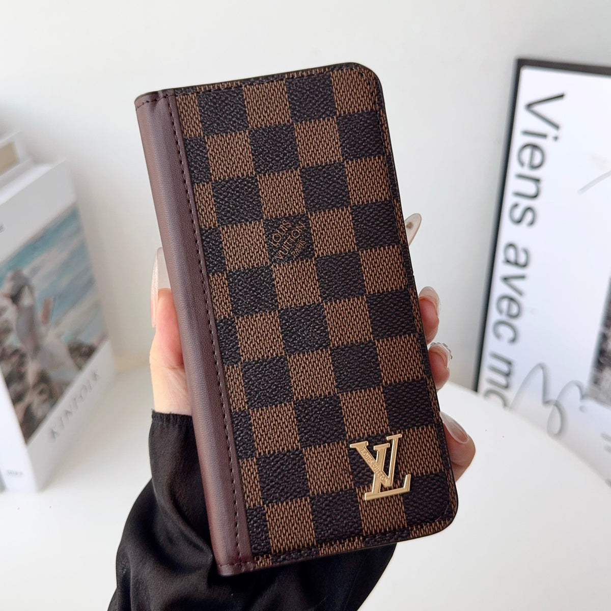 Louis V Folio Wallet Case Iphone 17 Series